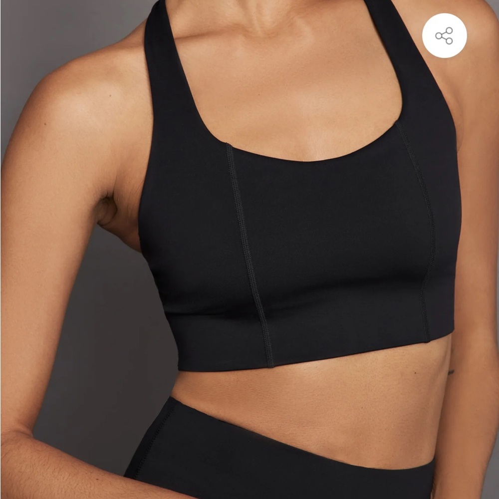 Carbon 38 at back bra in diamond compression. Size S.